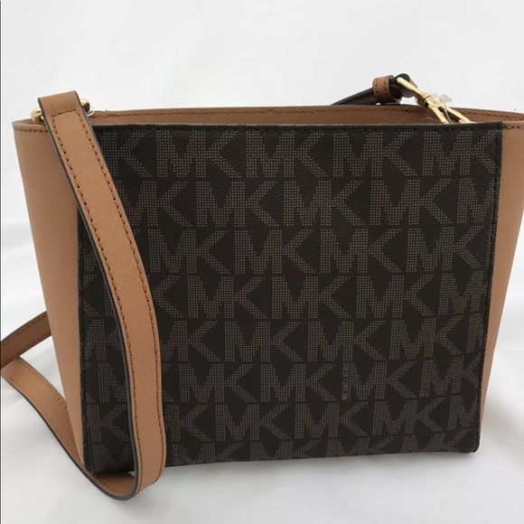 Gaby’sBags👜💕-NWT Michael Kors Traveler Crossbody - Picture 8 of 8